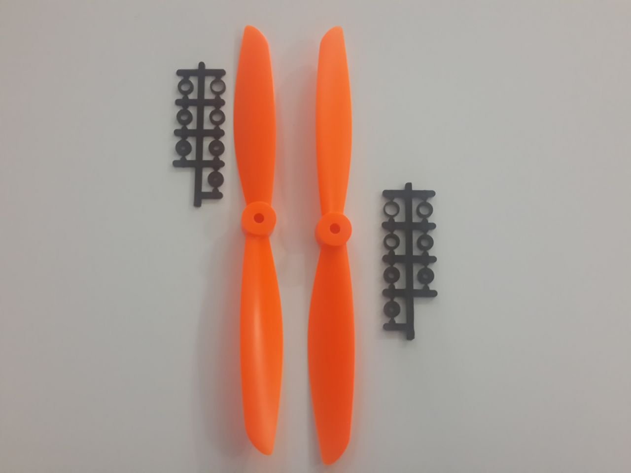 9x4.5 Propeller Set (one clockwise rotating, one counter-clockwise rotating)